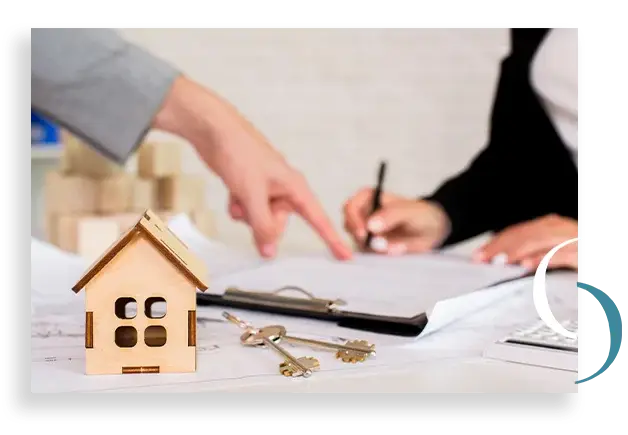 Maître Célia Domanech, notaire dans le Var, vous accompagne pour vos achats, ventes, promesses de vente et actes immobiliers.