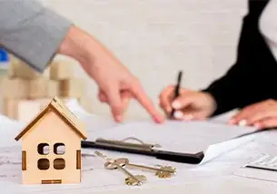 Notaire à Hyères dans le VAR, Maître Célia Domanech , droit immobilier, de la famille, gestion patrimoniale et droit des sociétés.